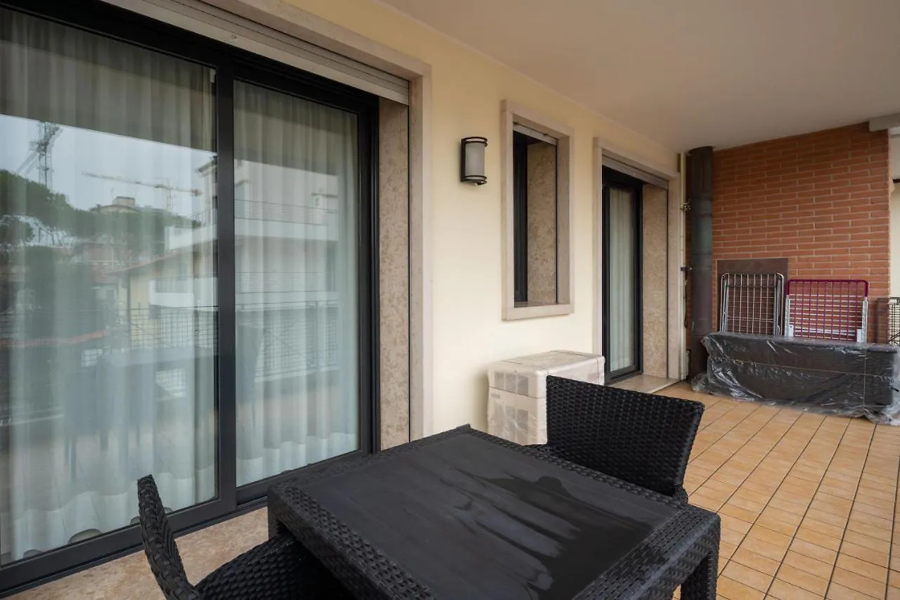 Immobiliare Jvl - Santa Monica Apartment Lido di Jesolo