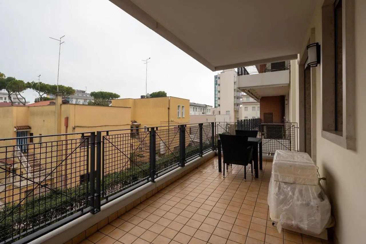 Immobiliare Jvl - Santa Monica Apartment Lido di Jesolo